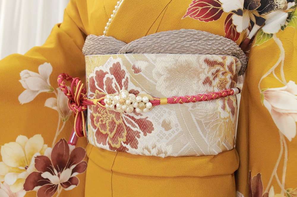 クリーム色の振袖用帯