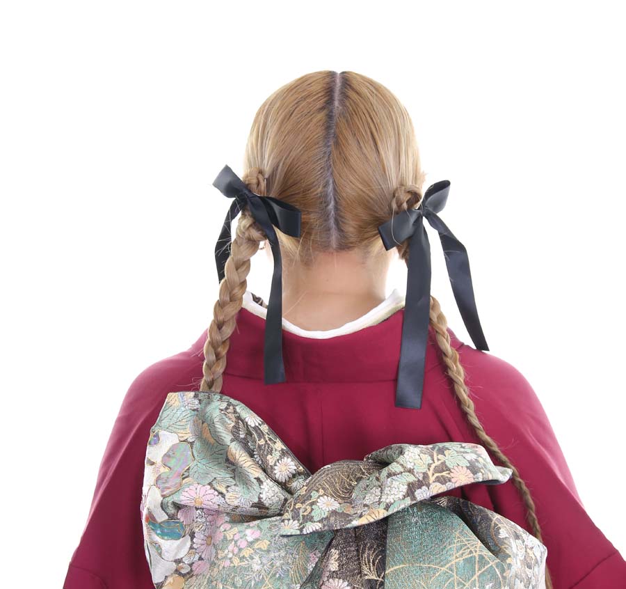 振袖ツインヘアアレンジとリボンの髪飾り