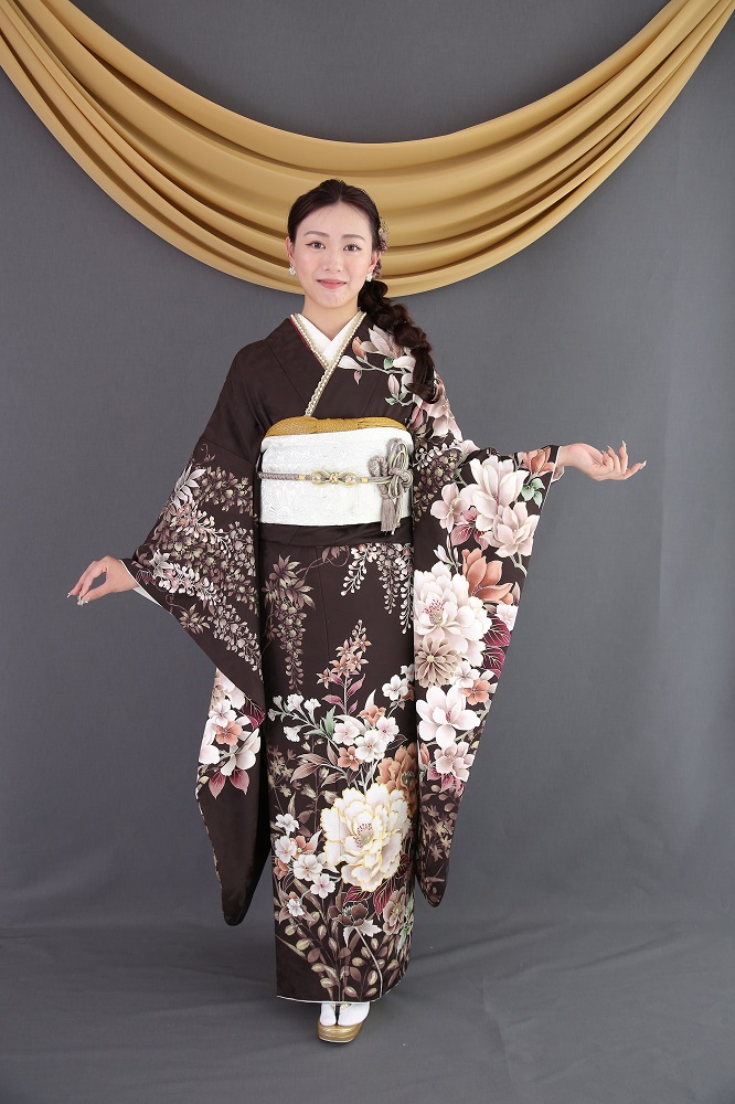 ブラウンの振袖