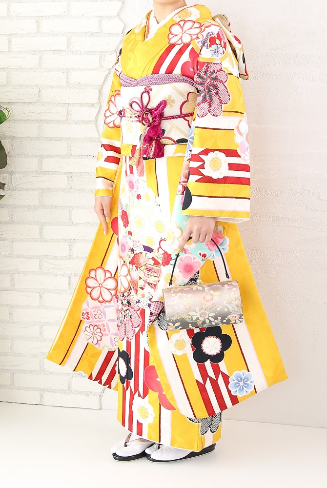 黄色のレトロモダンの振袖