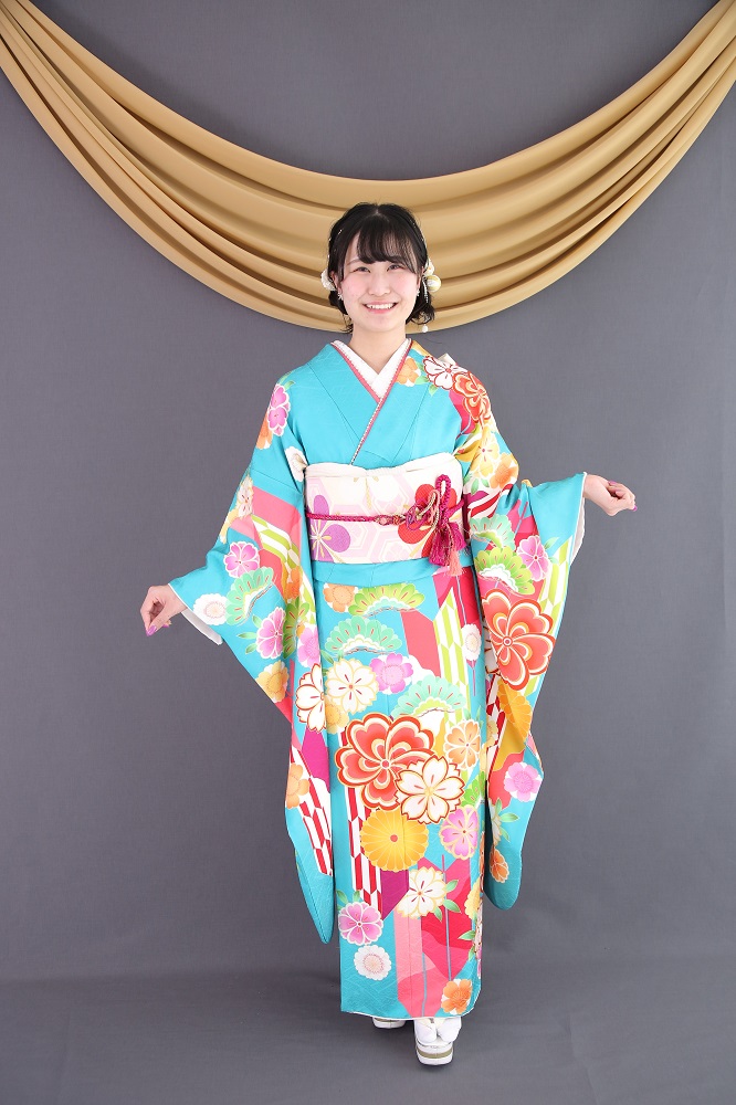 水色のレトロモダン振袖