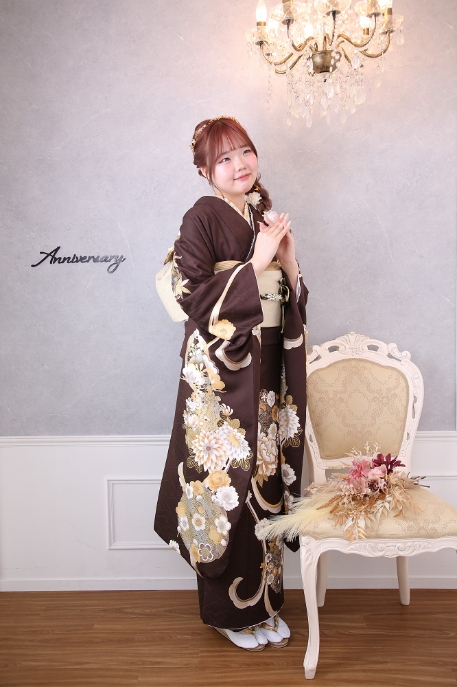 ブラウンの振袖