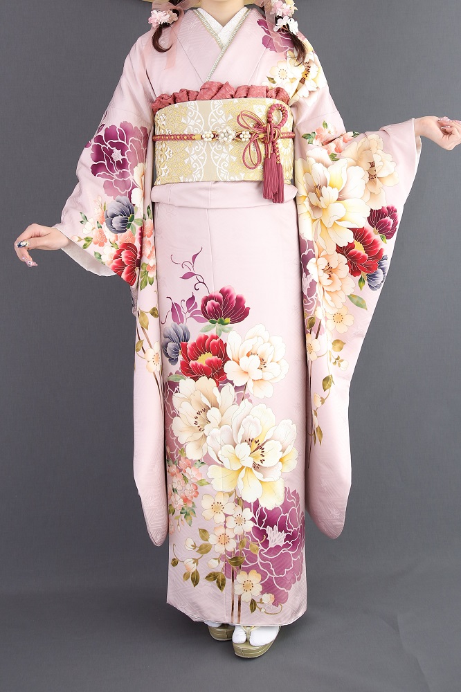 くすみピンクの振袖