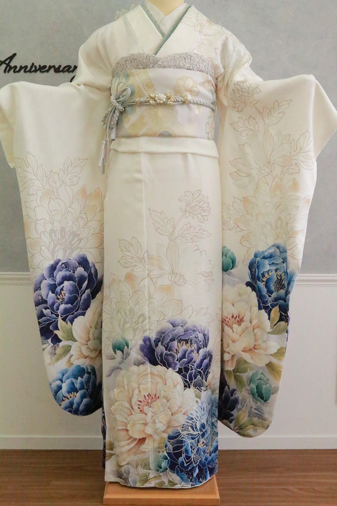 星乃夢奈　白地の振袖