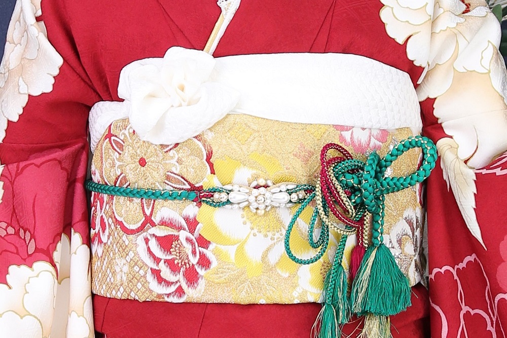 振袖の帯締めの花結び