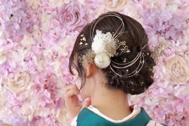 編み込みシニヨンヘア