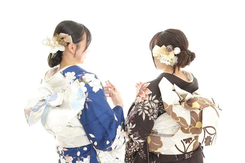 友達と振袖の前撮り撮影の様子
