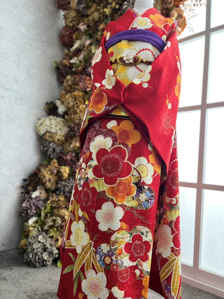 梅柄の振袖