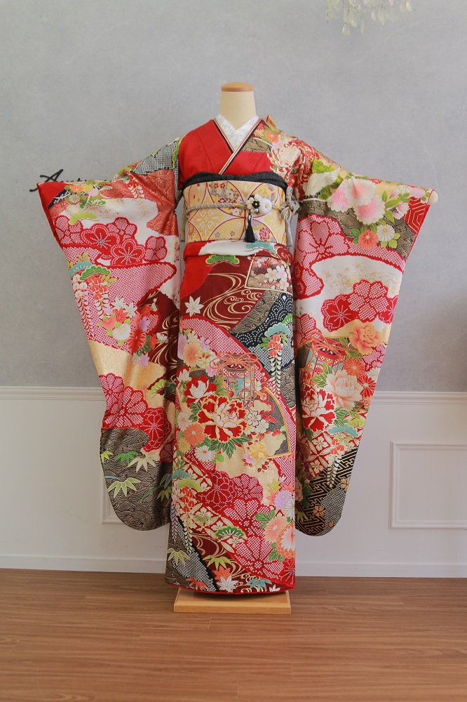赤い古典柄の振袖