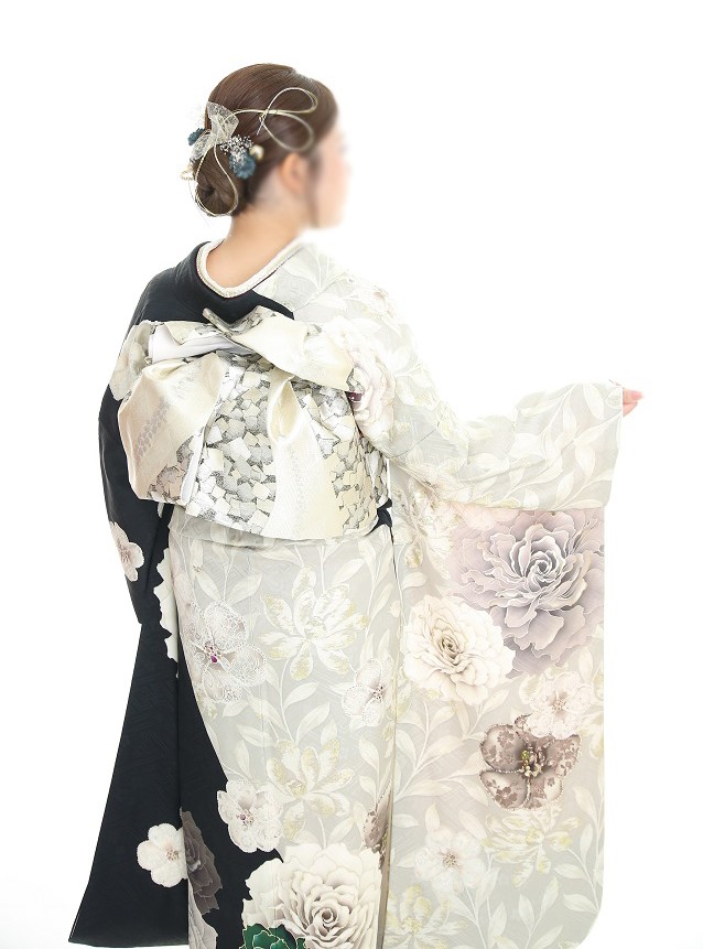 アシンメトリーな振袖