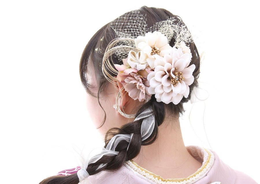 振袖、卒業袴に似合う編み下ろしの振袖ヘアスタイル