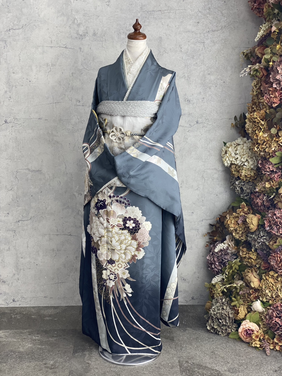 ブルーグレーの振袖